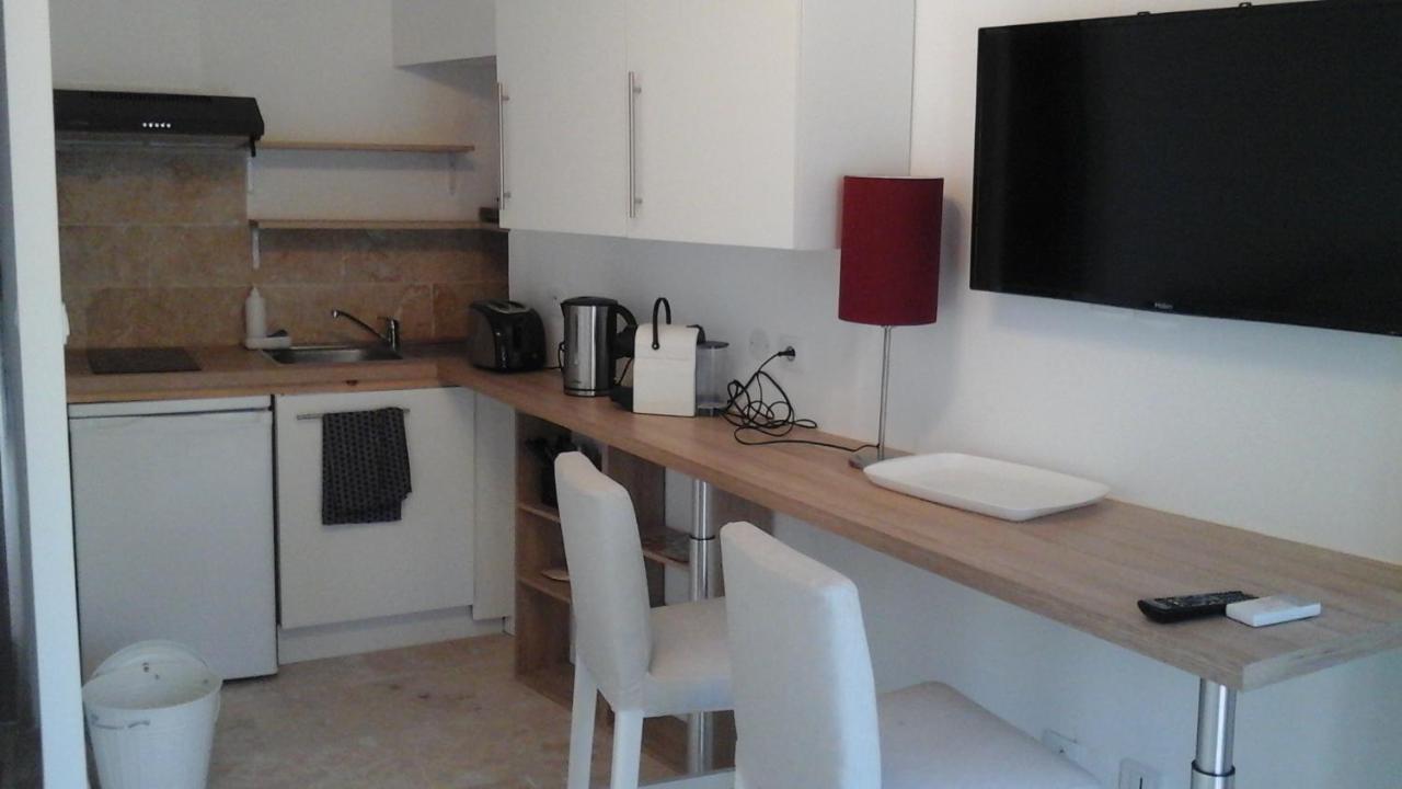 Hotel Kira Uzès Esterno foto